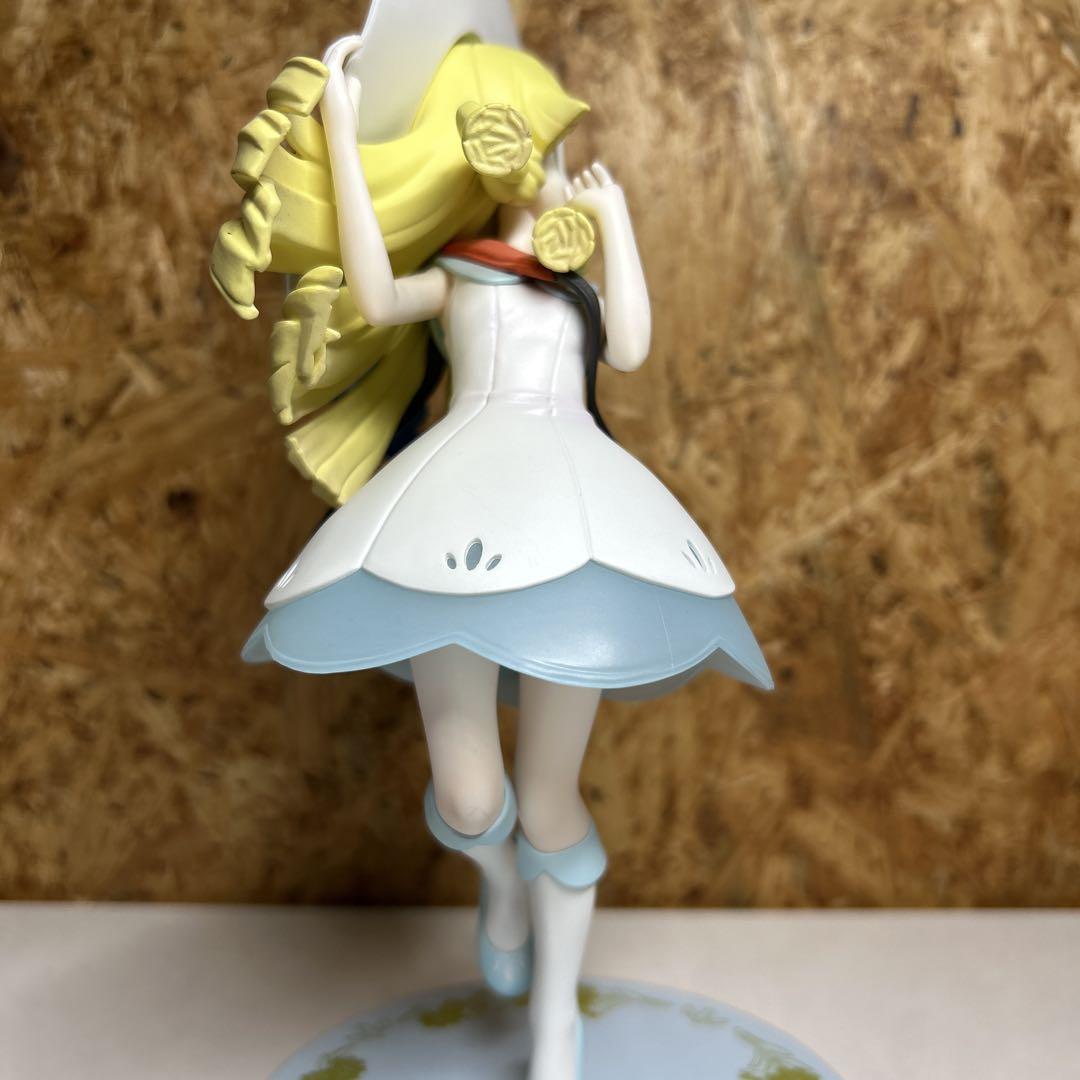 リーリエ＆コスモッグ 1/8スケール 完成品フィギュア ポケットモンスター