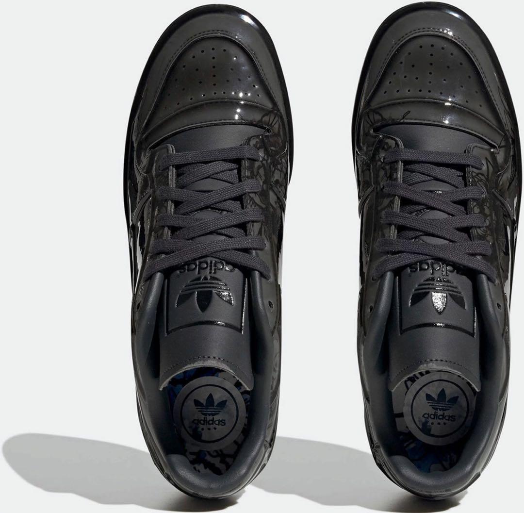 アディダスadidasフォーラムロー エナメル