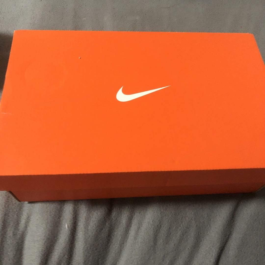 Nike バスケットボールシューズ ホワイト/オレンジ