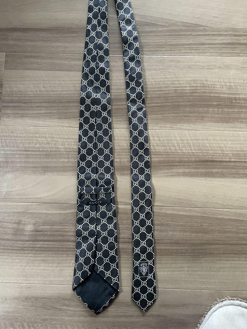 らす：GUCCI GGパターン シルクネクタイ 黒&赤緑ネクタイの2本