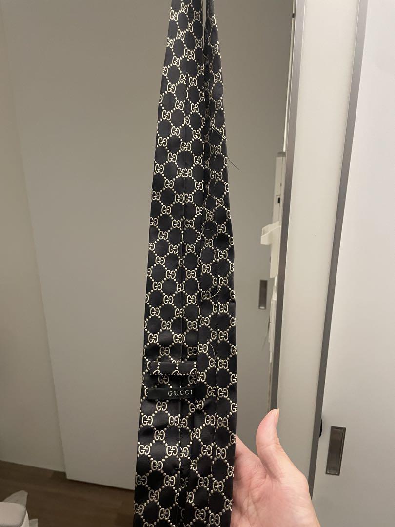 らす：GUCCI GGパターン シルクネクタイ 黒&赤緑ネクタイの2本