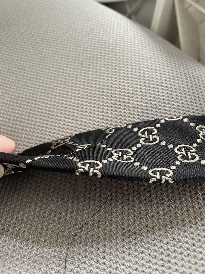 らす：GUCCI GGパターン シルクネクタイ 黒&赤緑ネクタイの2本