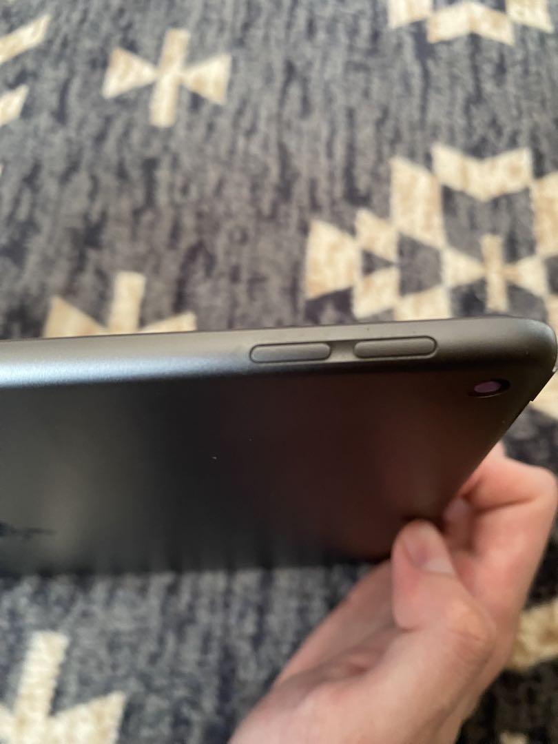 ipad air 3 アイパッドエアー　ケース付き