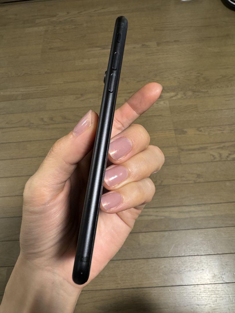 Apple iPhone 7 本体 ブラック