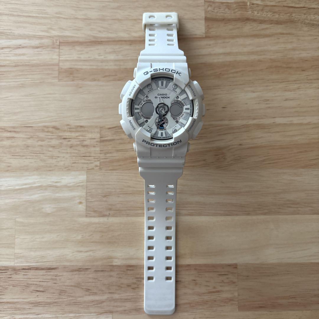 CASIO G-SHOCK GA-110 ホワイト