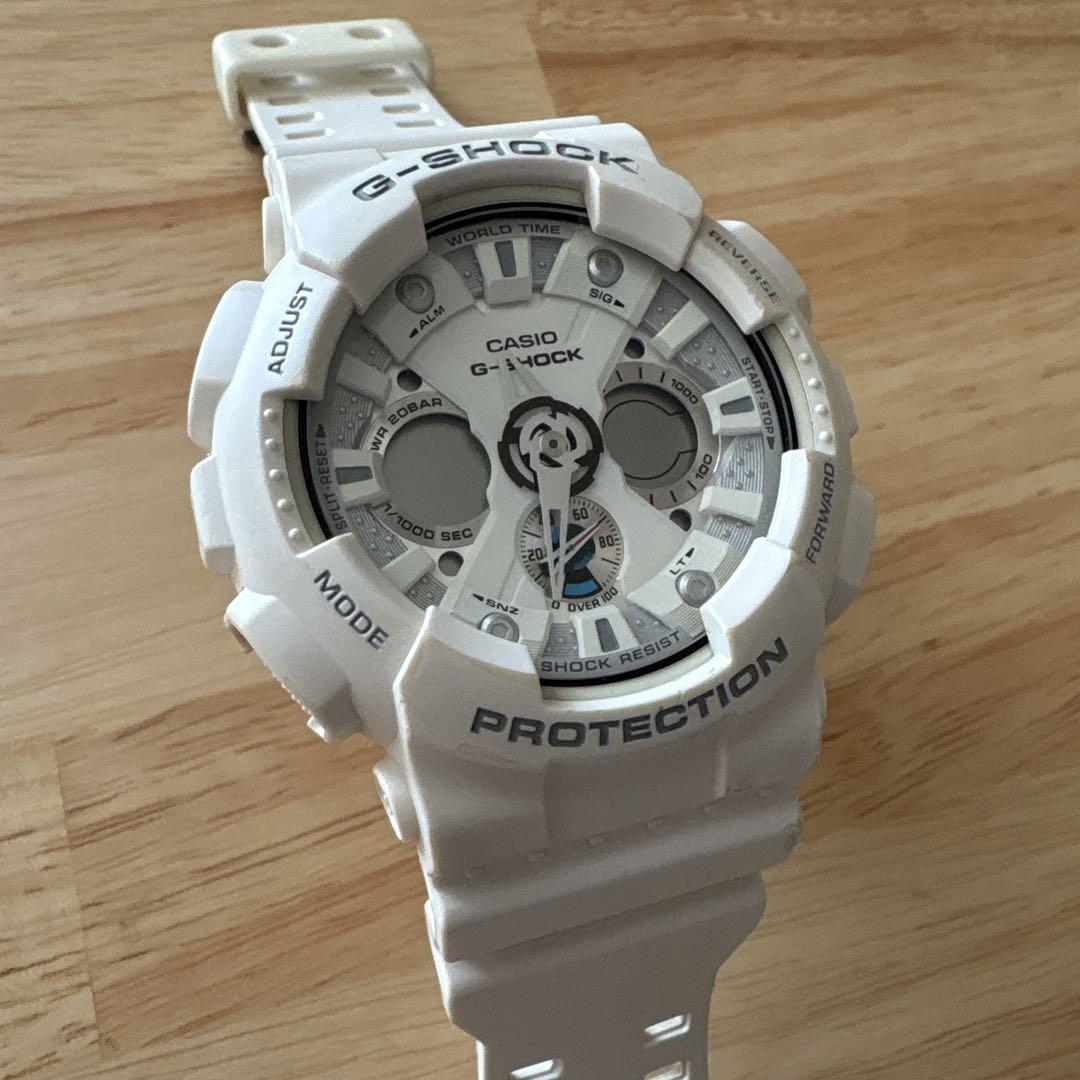 CASIO G-SHOCK GA-110 ホワイト