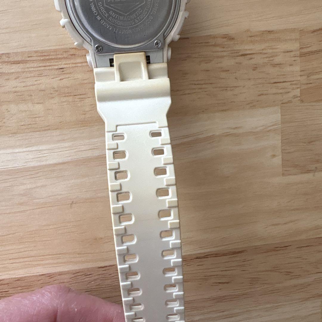 CASIO G-SHOCK GA-110 ホワイト