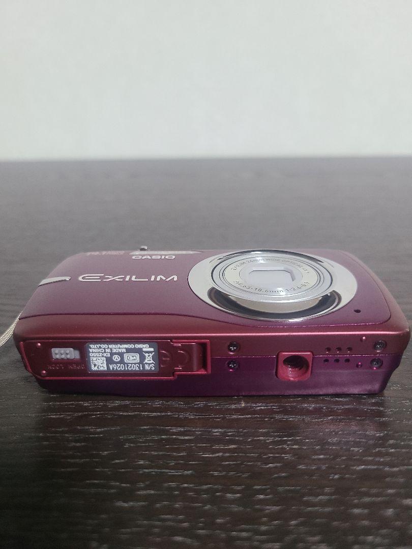 CASIO EXILIM メガピクセル コンパクトデジタルカメラ　EX-Z550