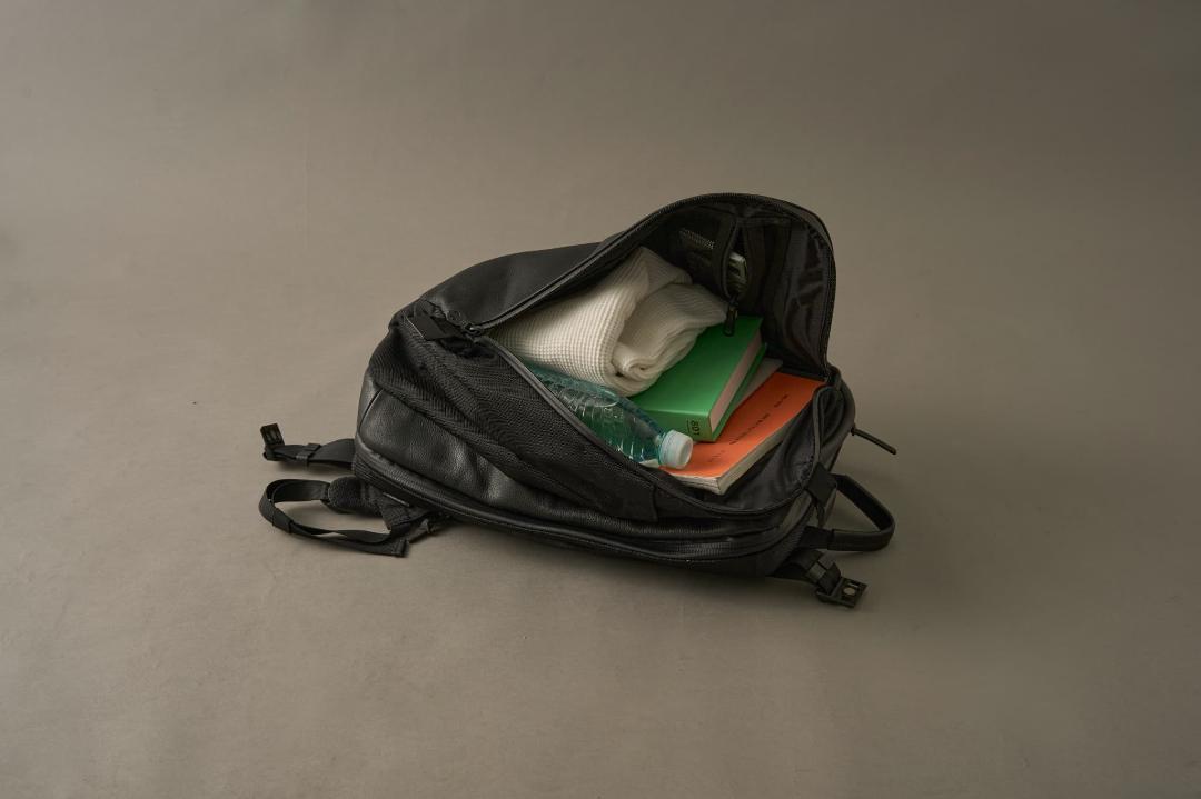 【値下中・美品・送料込】Adjust multi backpack