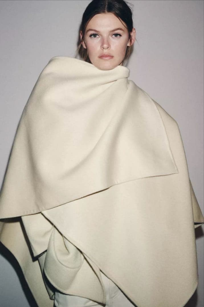 今季即完売　ZARA ウールケープコート