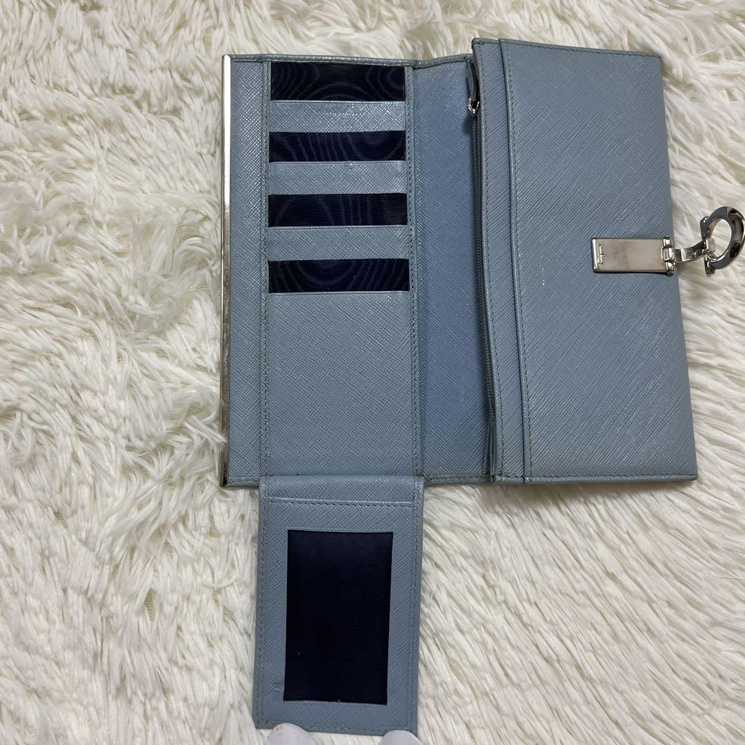 ✨美品✨【Ferragamo フェラガモ】長財布/水色/高級感