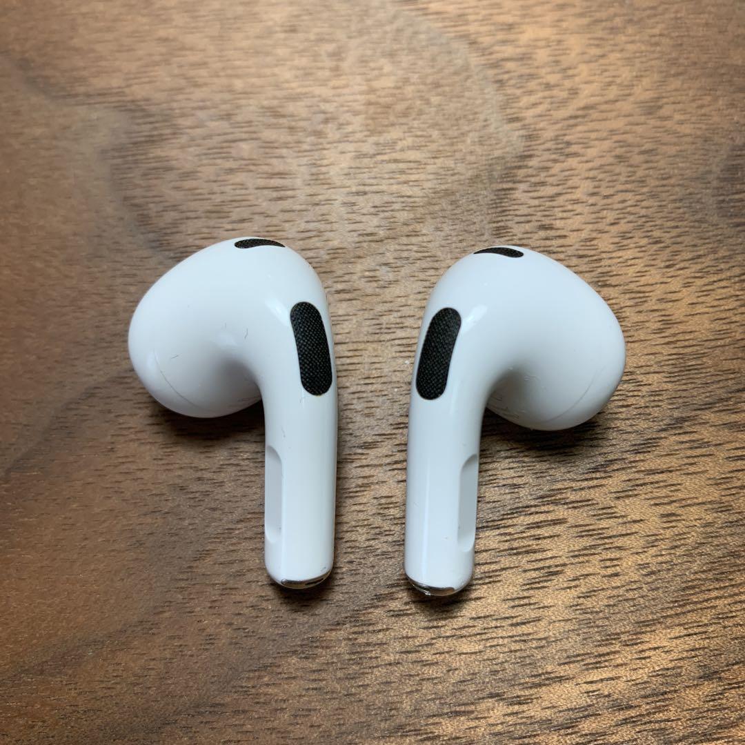 AirPods4 左耳、充電ケース ノイズキャンセリング非搭載