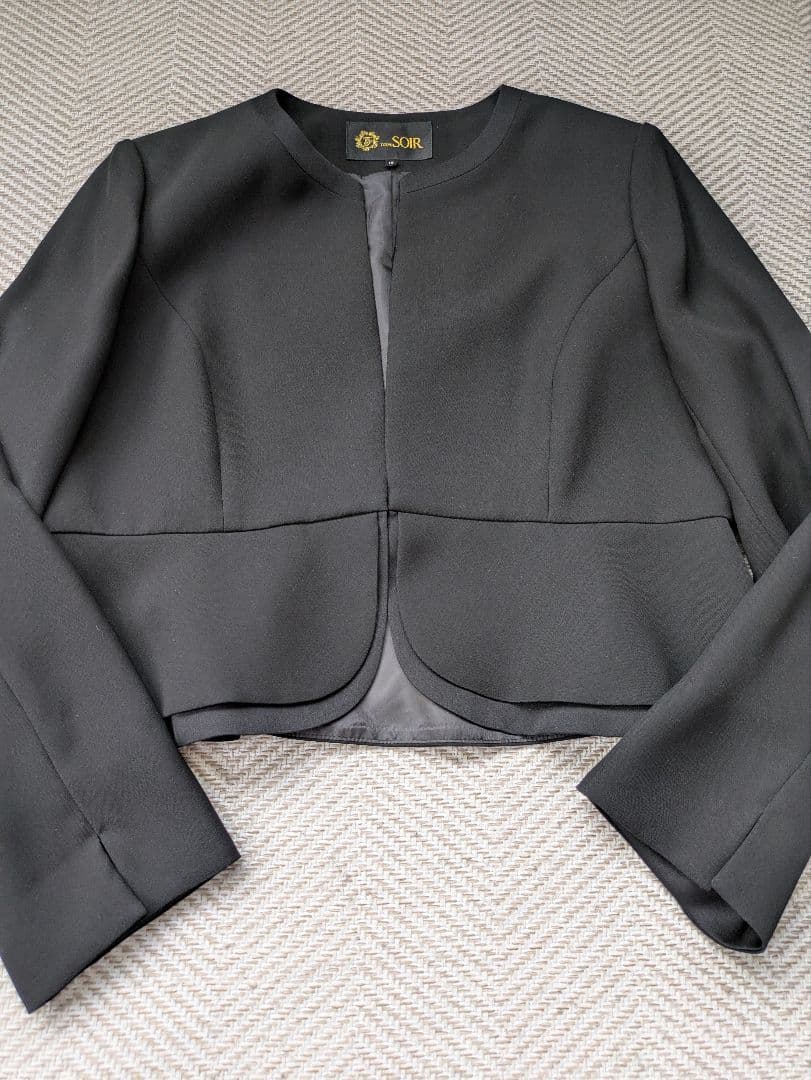 美品　SOIR トウキョウソワール ジャケット黒 15号