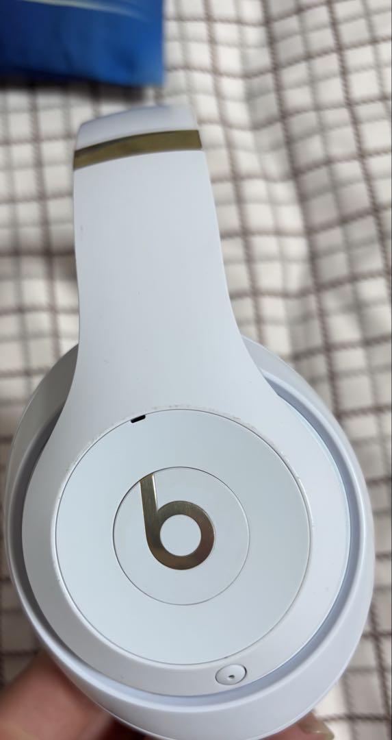 Beats studio3ワイヤレスヘッドホン ホワイト