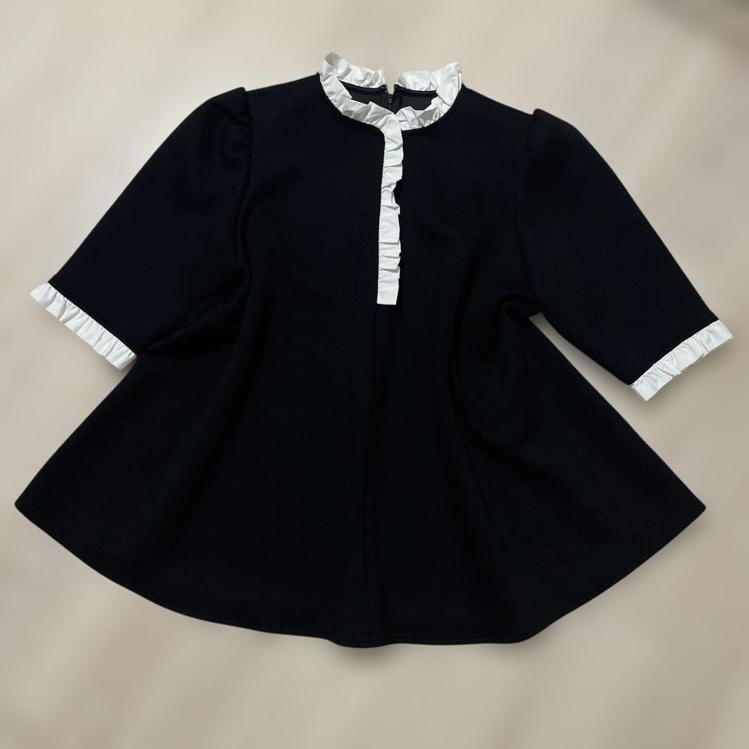 【新品タグ付き】HUIT bouquetフリルスタンドカラー ブラックチュニック