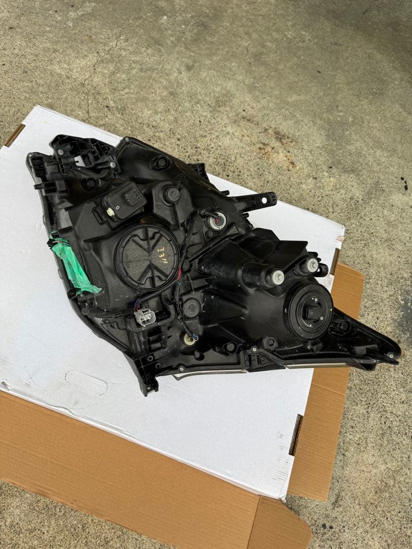 ヴェルファイアヘッドライト左右セット