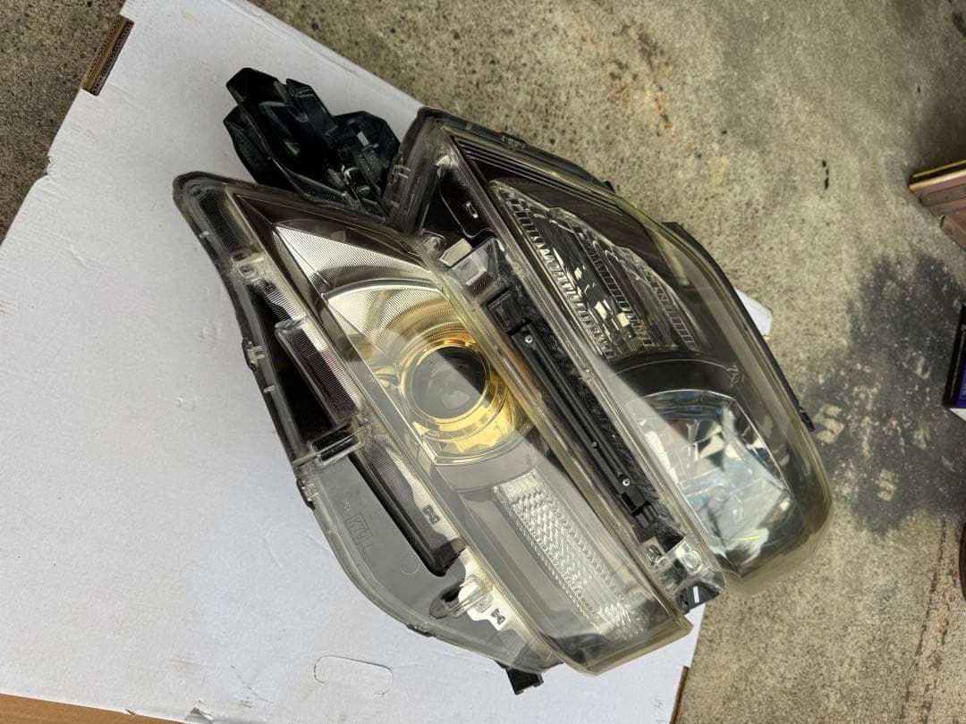 ヴェルファイアヘッドライト左右セット