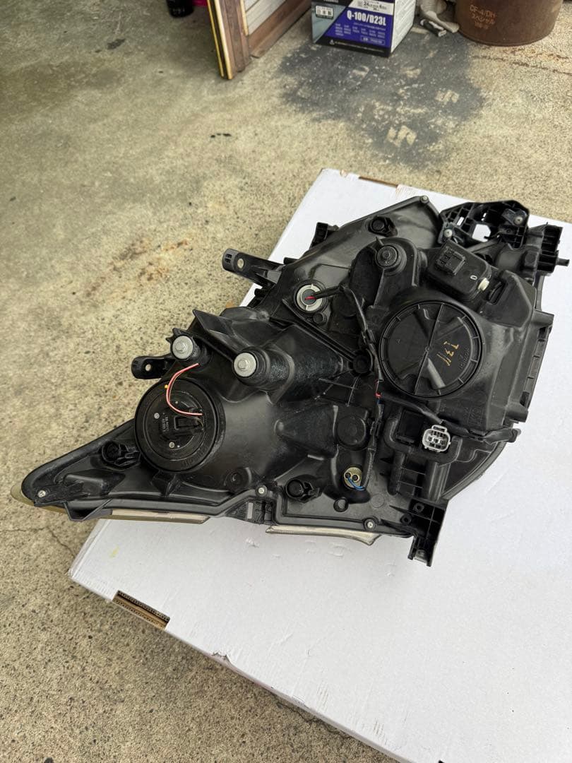 ヴェルファイアヘッドライト左右セット