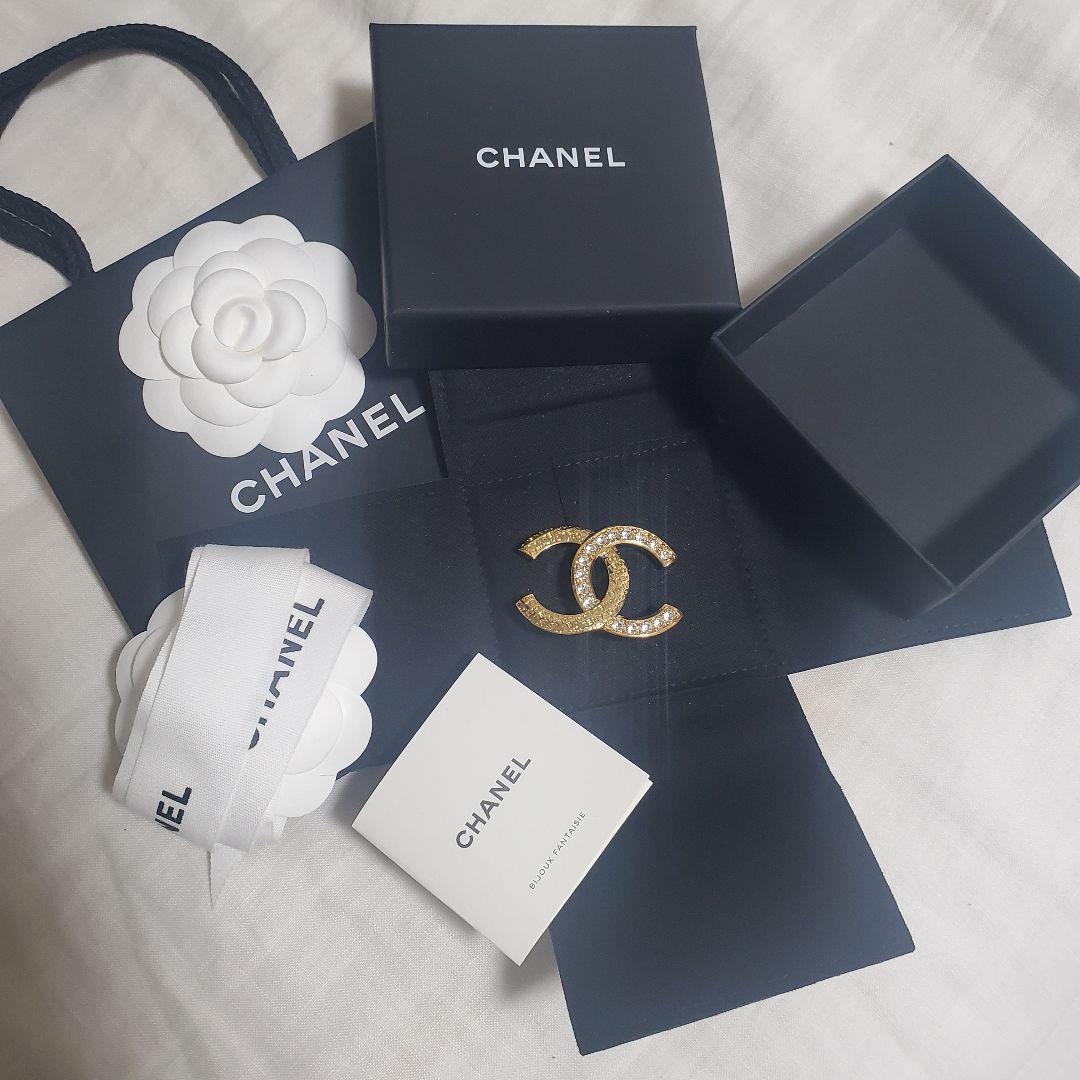 CHANELシャネルダブルC