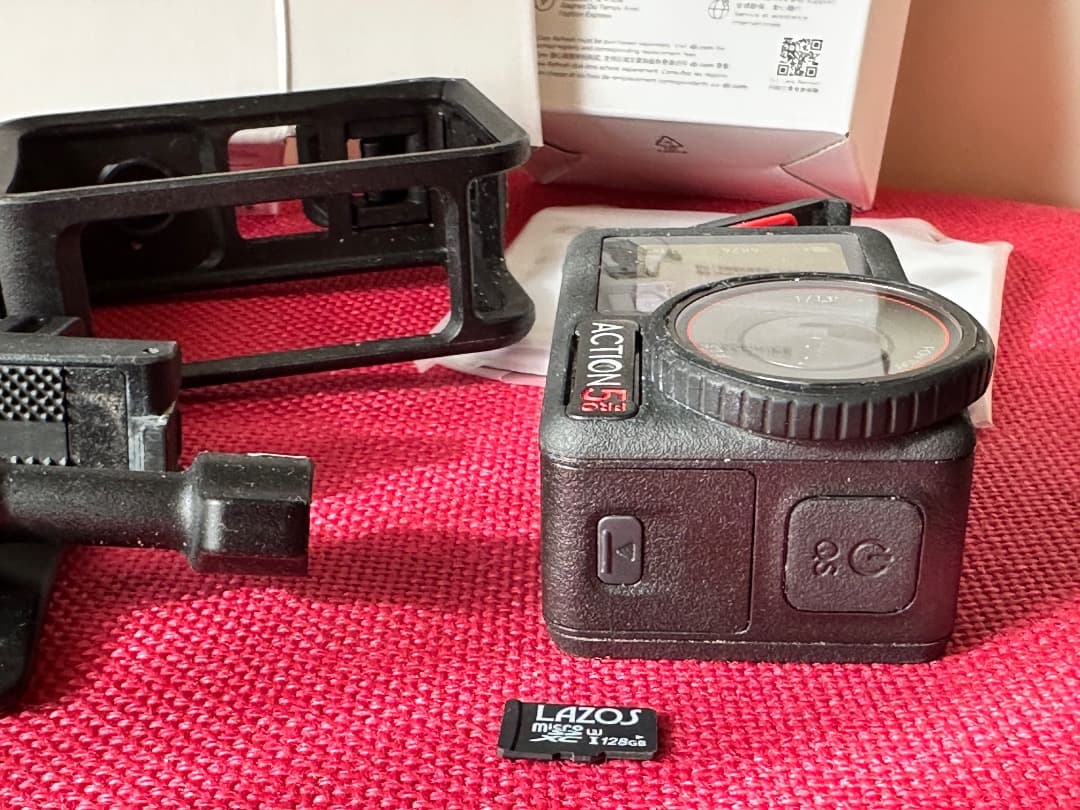 DJI Osmo Action 5 Pro おまけ128GBのSDカード付き DJI Osmo Action 5 Pro おまけ128GBのSDカード付き