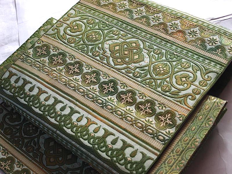 専用　　織りの八寸名古屋帯（横段に華文）正絹美品