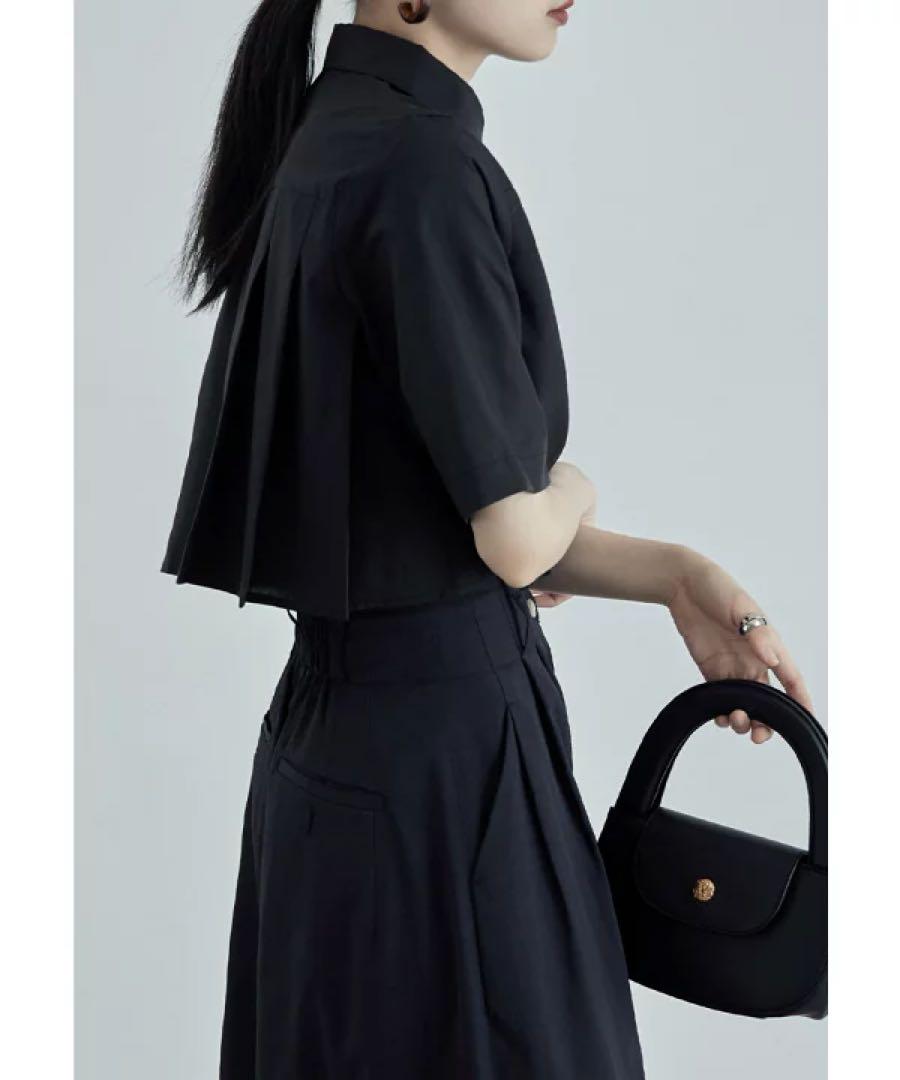 etoll. タックプリーツクロップドシャツ blk etoll. タックプリーツクロップドシャツ blk