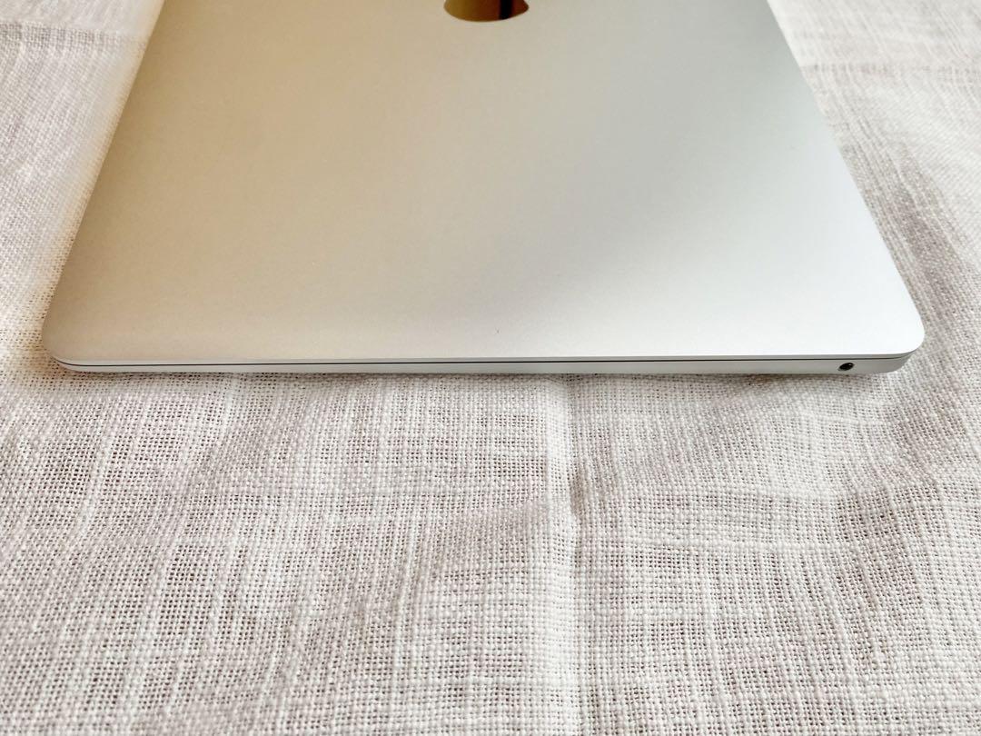 Apple MacBook シルバー 本体 【M1⠀MacBookAir】