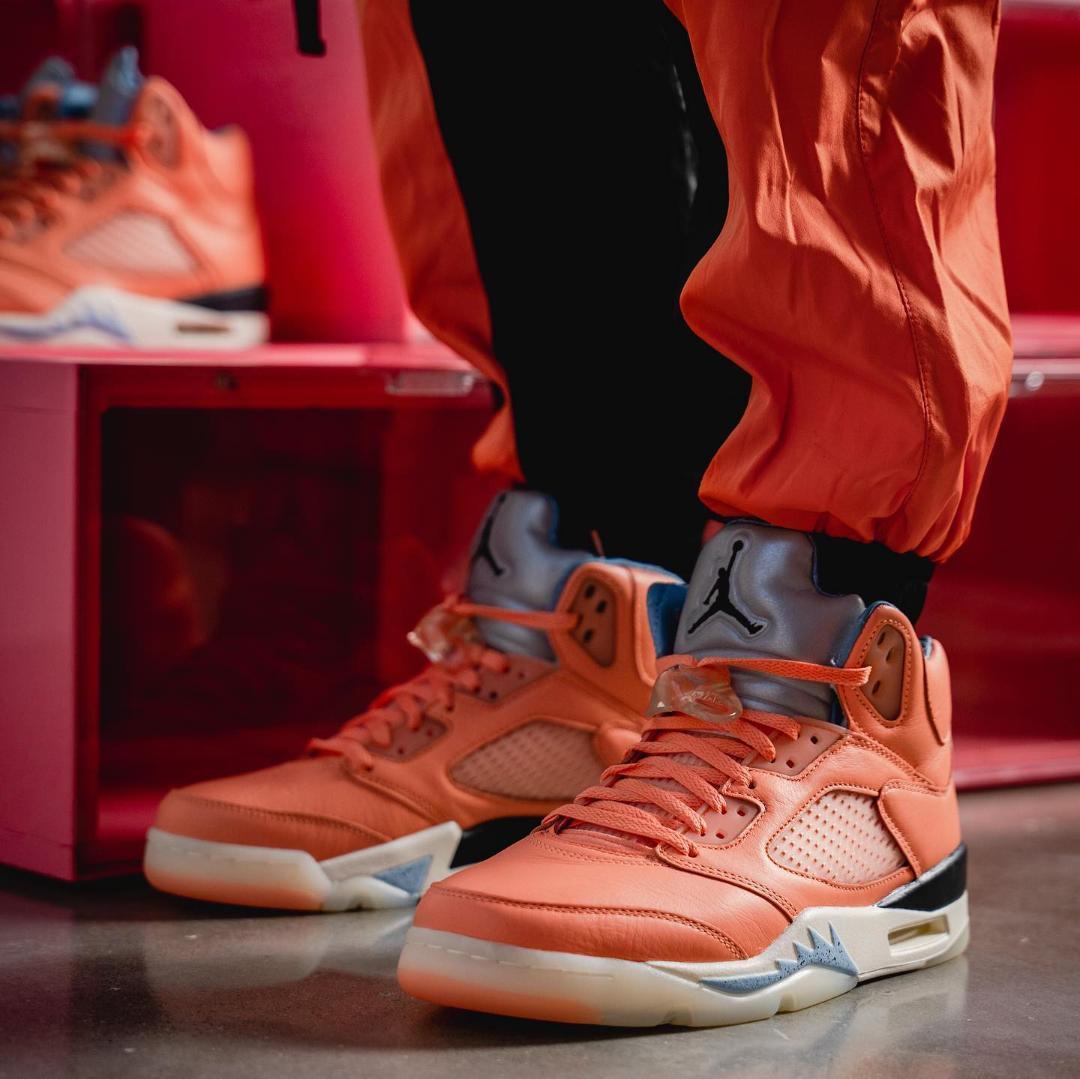 新品 未使用 DJ KhaledナイキAir Jordanエアジョーダン5レトロ 新品 未使用 DJ KhaledナイキAir Jordanエアジョーダン5レトロ