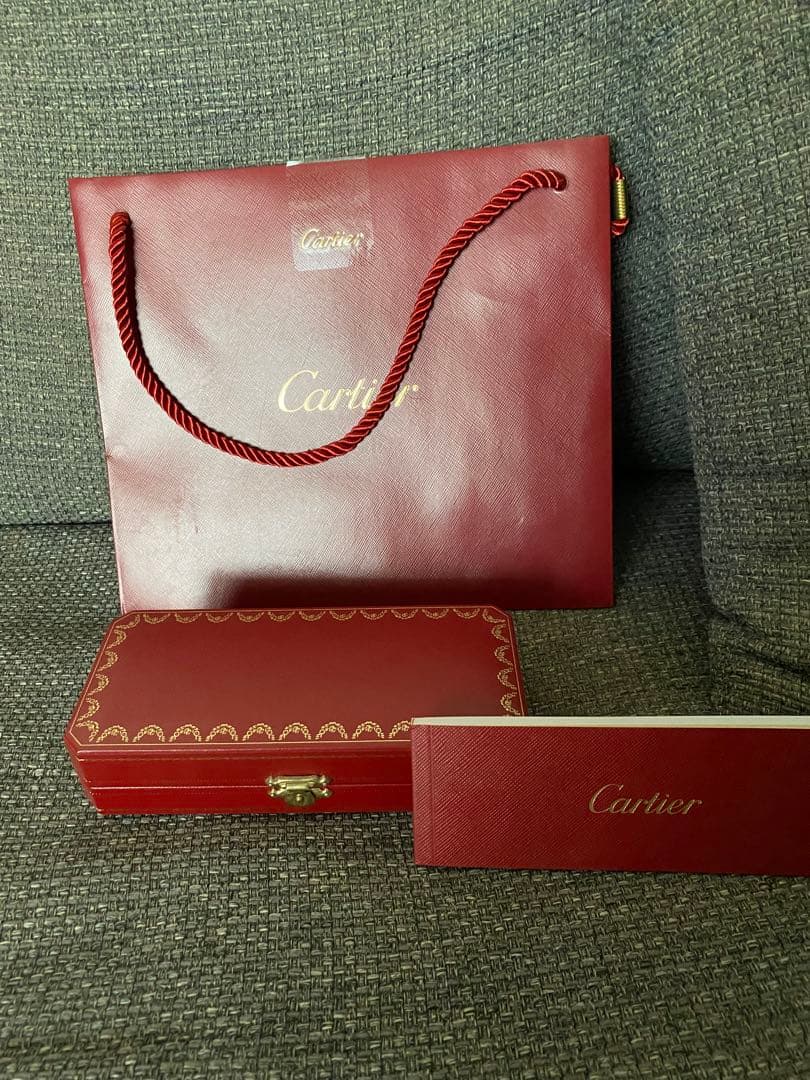 Cartier ボールペン黒 レッドギフトボックス