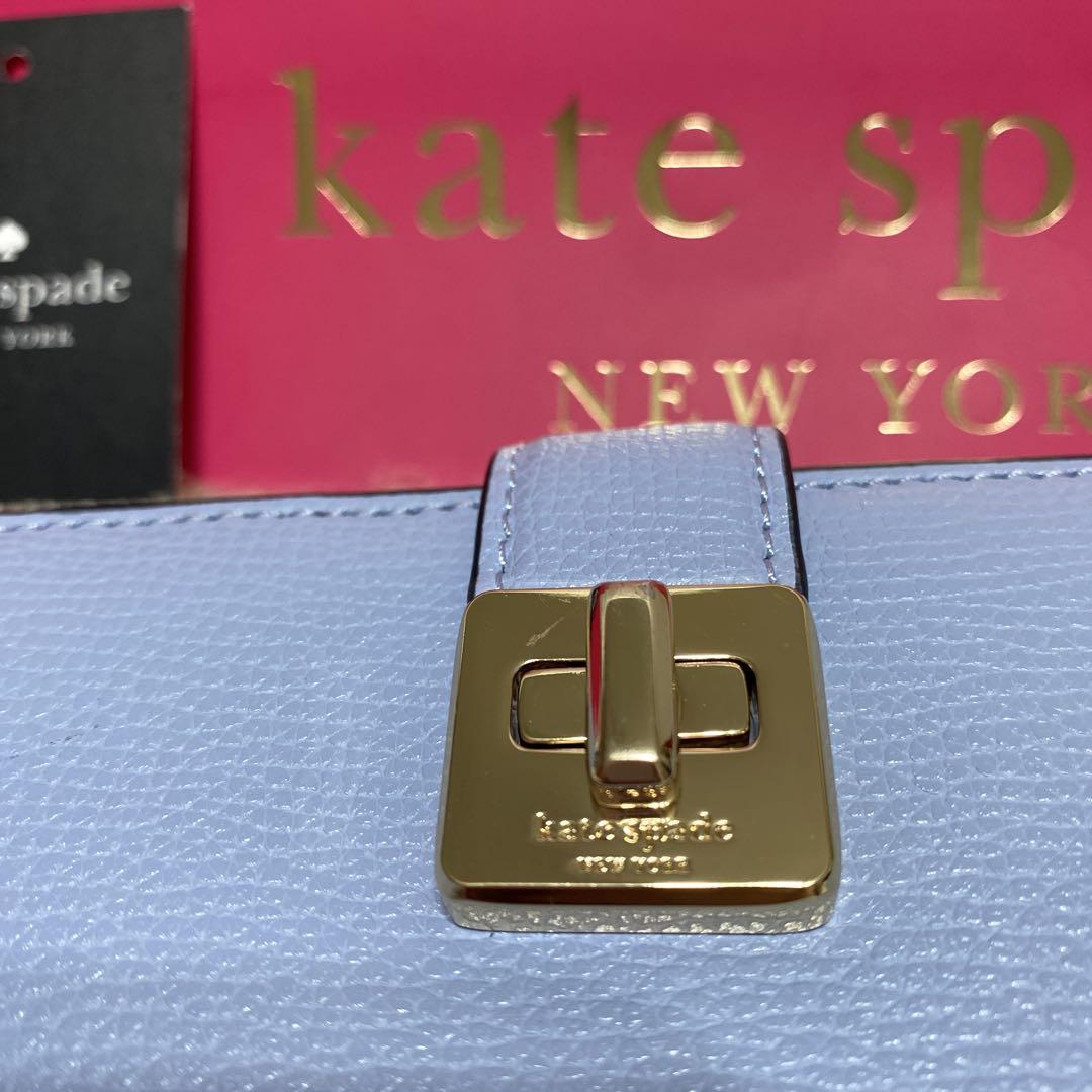 セールkate spadeフィービースネークターンロックカードお財布 未使用 ケイトスペードkate spade 二つ折り財布 フィービー