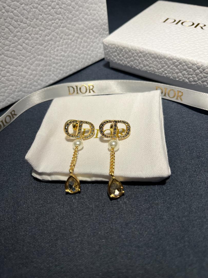 ✨美品✨ Diorパールクリスタルドロップピアスゴールド - メルカリ