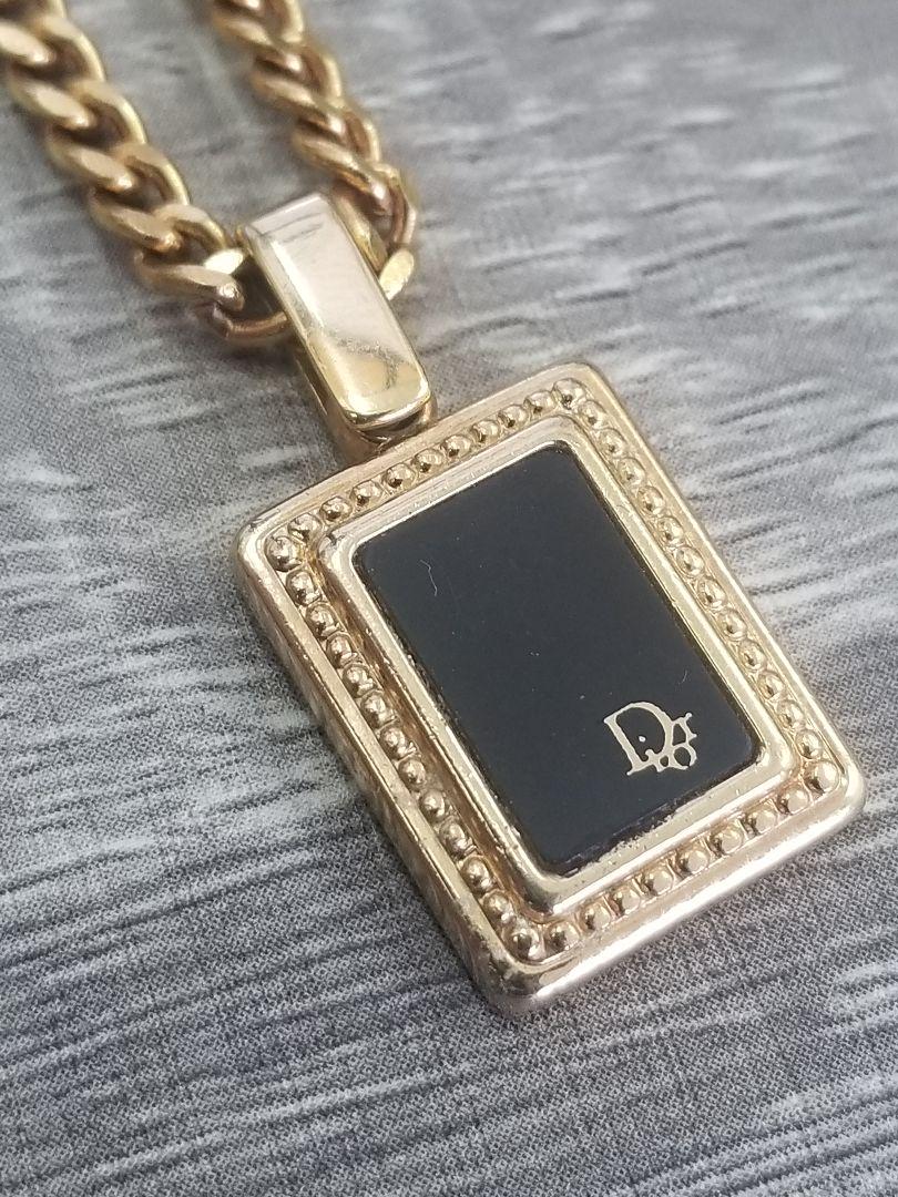 Christian Dior ロゴスクエア ブラック×ゴールド ネックレス Christian Dior ロゴスクエア ブラック×ゴールド ネックレス