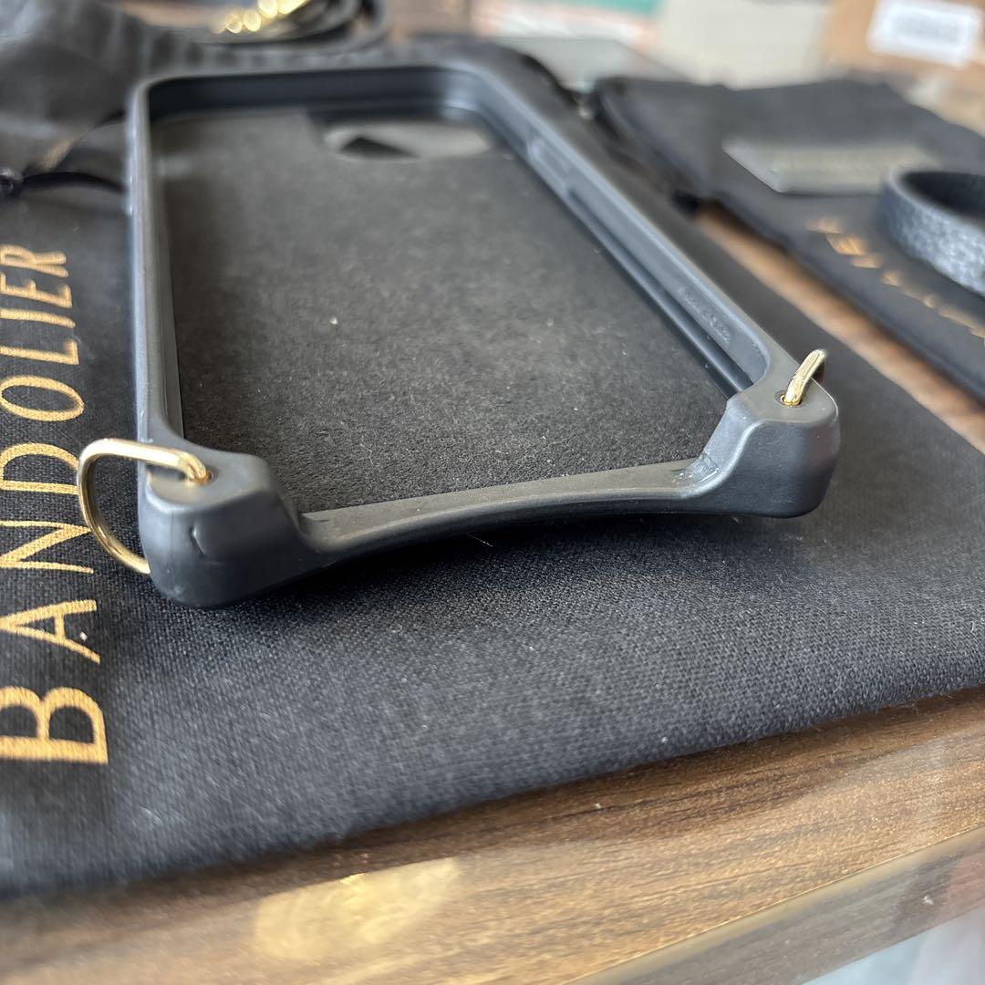 BANDOLIER ブラック iPhone15ケース