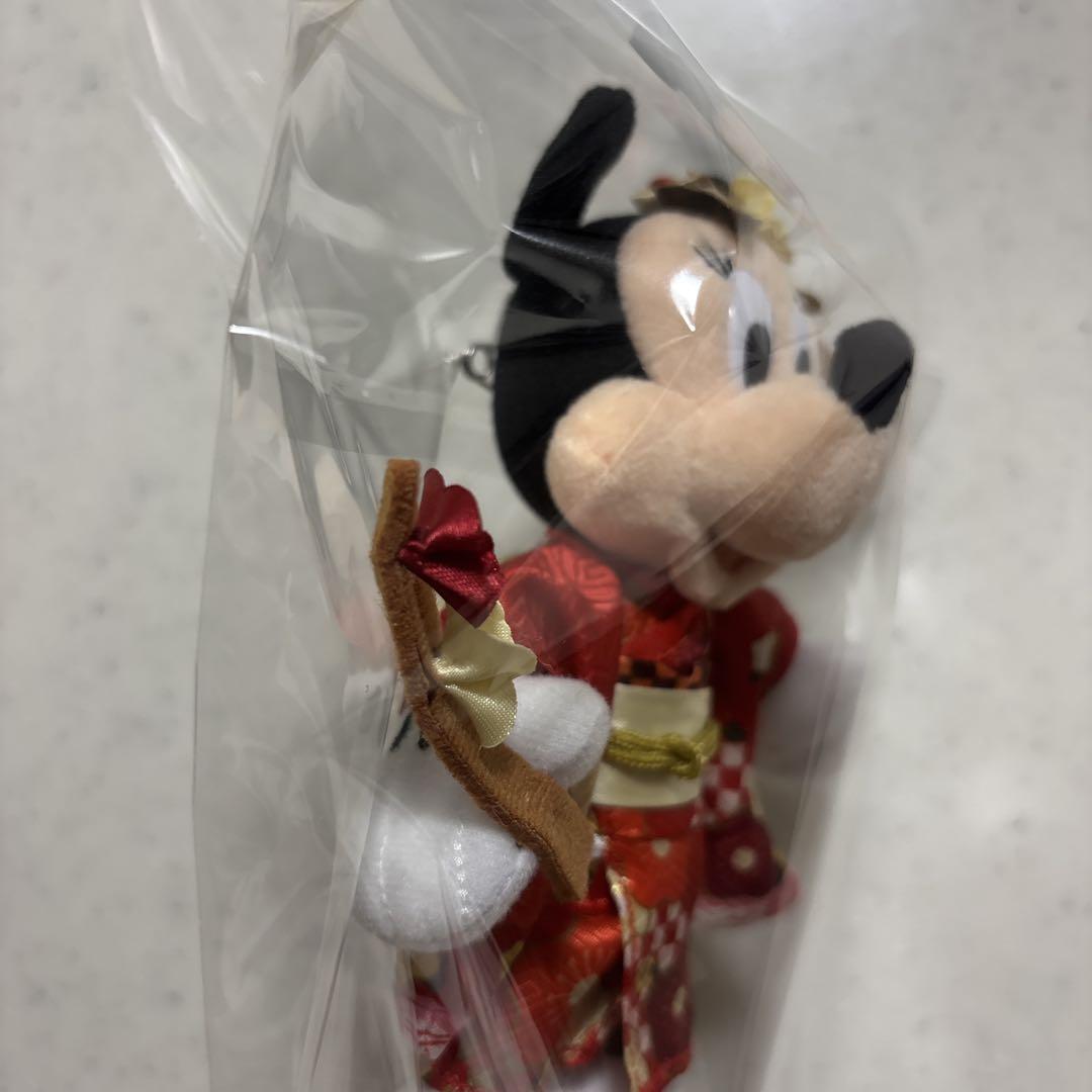 ○ディズニー ミニー ぬいぐるみバッジ お正月 ニューイヤー