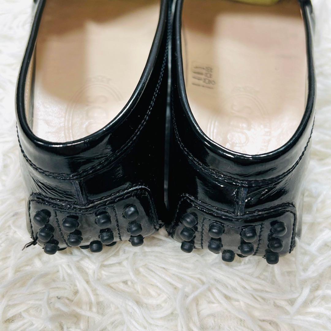 美品 トッズ ゴンミーニ ドライビングシューズ エナメル ローファー ブラック