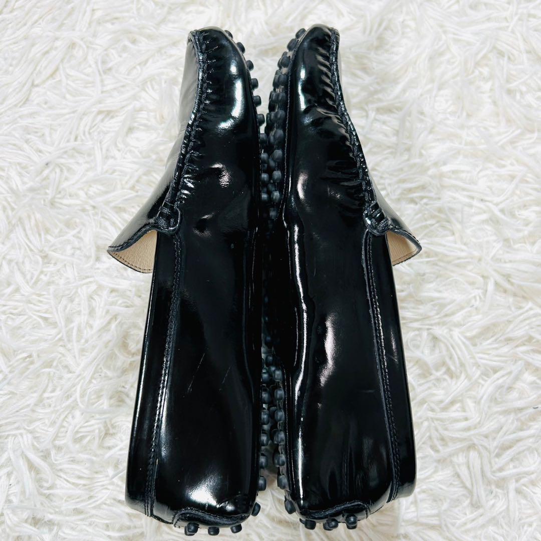 美品 トッズ ゴンミーニ ドライビングシューズ エナメル ローファー ブラック