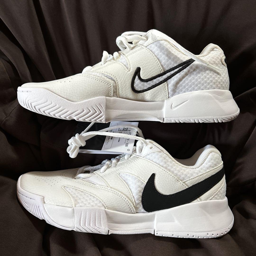 新品 NIKE テニスシューズ ホワイト コート ライト4 FD6574-100