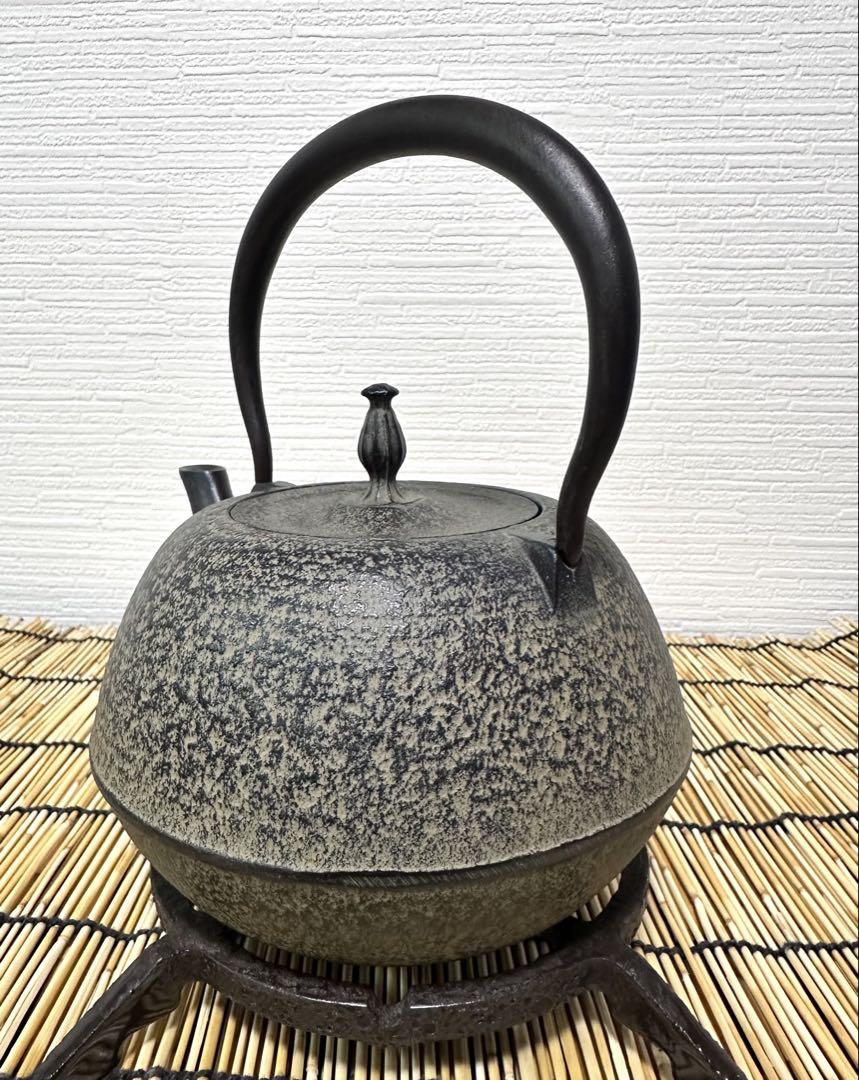 新品、未使用品　南部盛榮堂OIGEN造　１２型　ＩＨ対応品　南部鉄瓶　南部鉄器