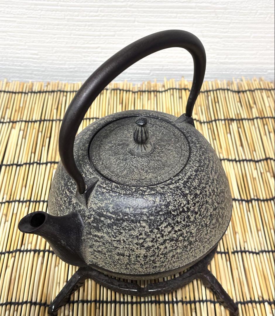 新品、未使用品　南部盛榮堂OIGEN造　１２型　ＩＨ対応品　南部鉄瓶　南部鉄器