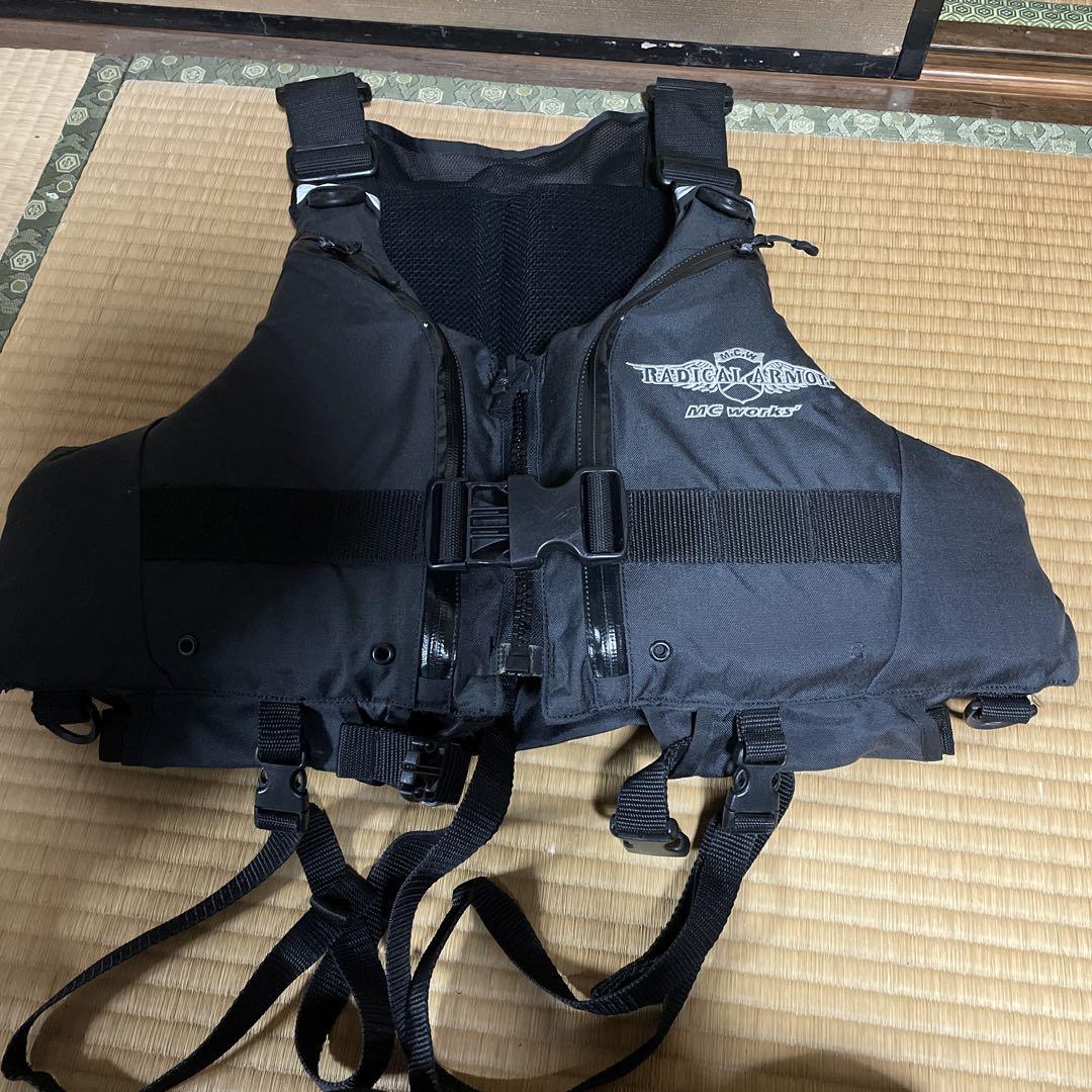 ウエア MCworks ROCKMAN VEST 2R