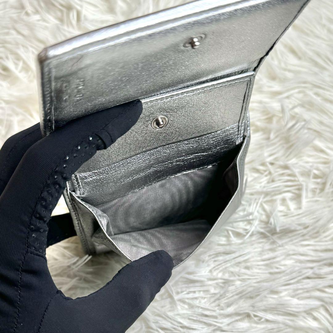 ≫希少品≪ / プラダ ダイアグラムコンパクトウォレット 1MV204 シルバー