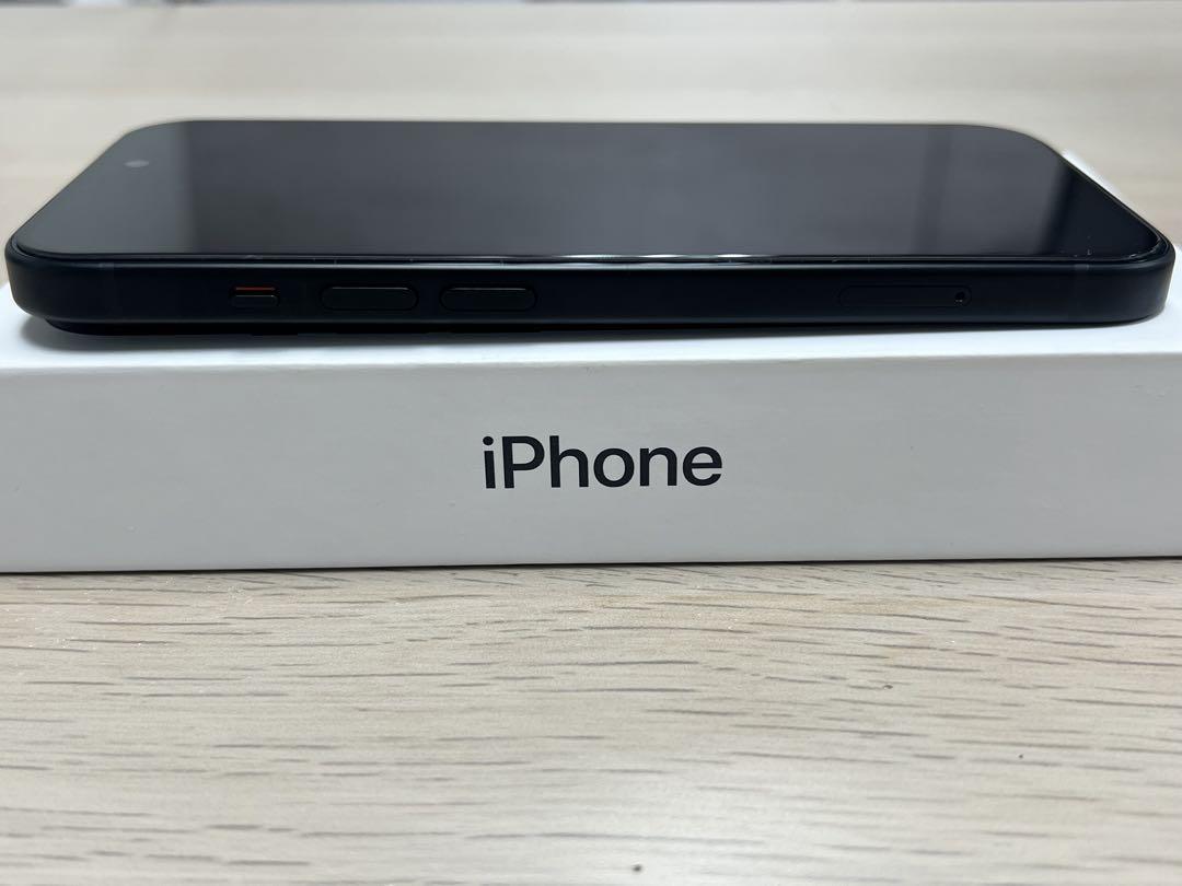 Apple iPhone 15 128GB ブラック。-充放電回数:0回 iPhone 15 128GB ブラック SIMフリー 充放電回数9 - メルカリ
