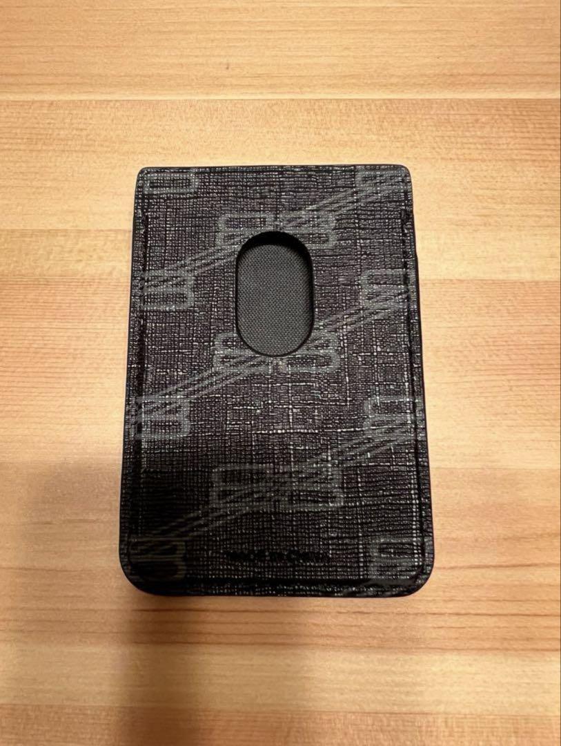 バレンシアガ　MagSafe カードケース