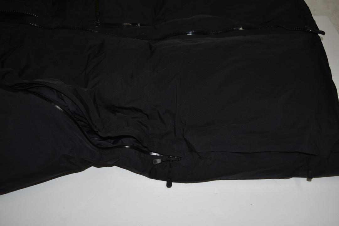 Supreme Gore-Tex ダウンパーカー　68241112N03M