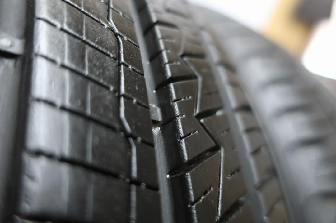 2021年製　ピレリ　P8　FS　プレミアム　215/45R17　バリ溝95%