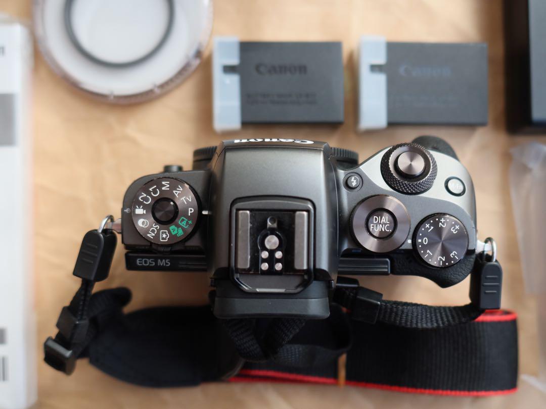 EOS M5