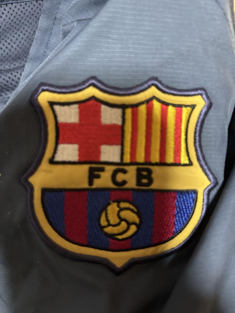 FC Barcelona フード付きウィンドブレーカー