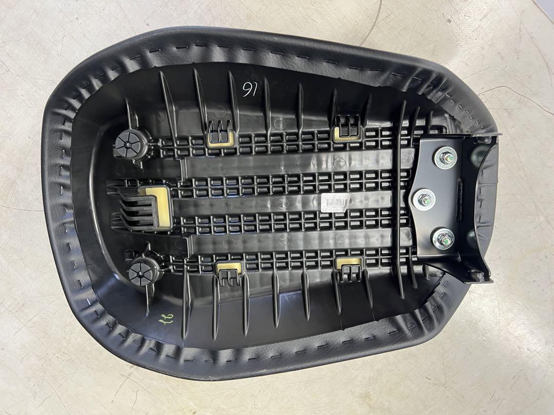 モンキー125 JB03 純正シート 使用歴2ヶ月200km モンキー125 JB03 純正シート 使用歴2ヶ月200km