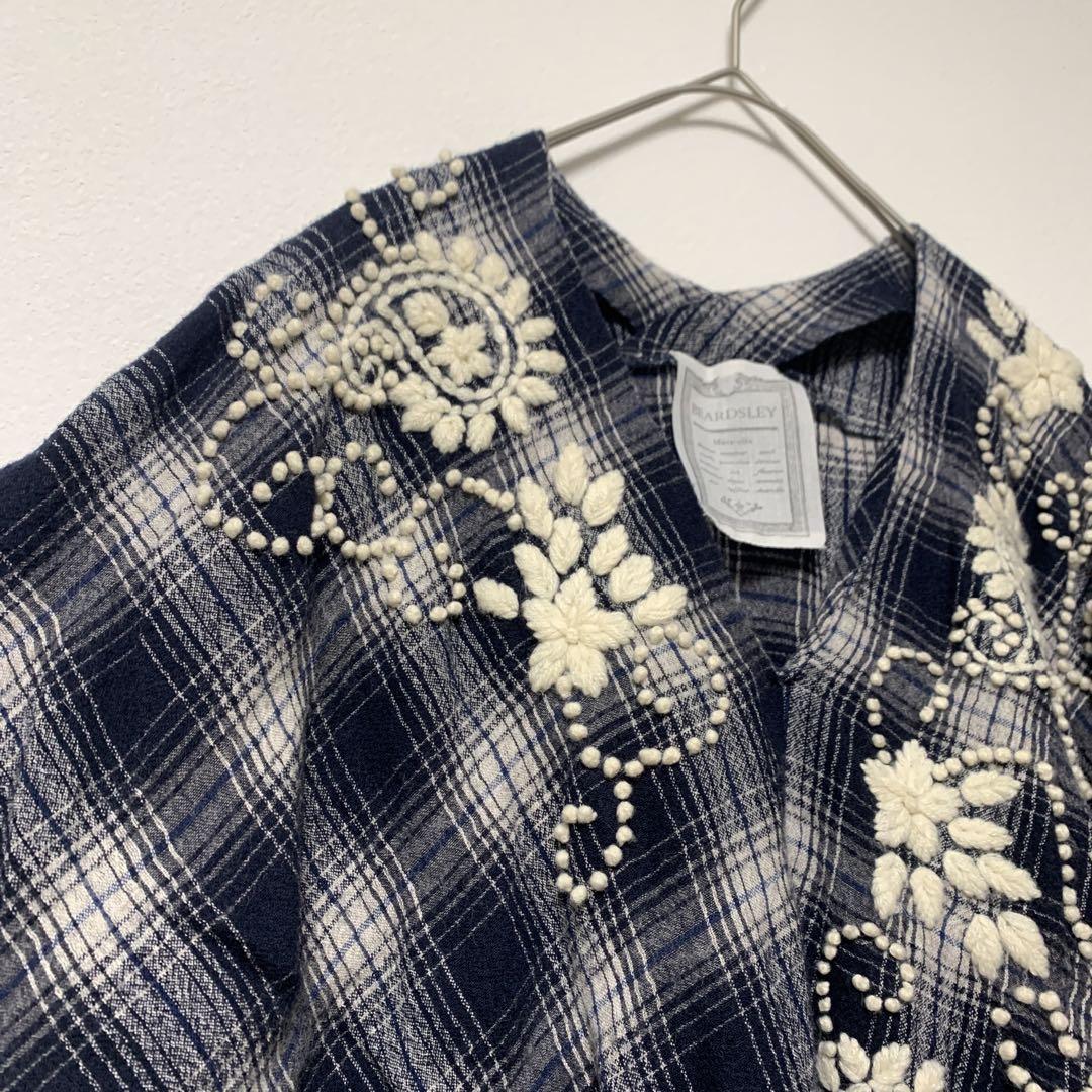BEARDSLEY ウールチェックハンド刺繍ブラウス