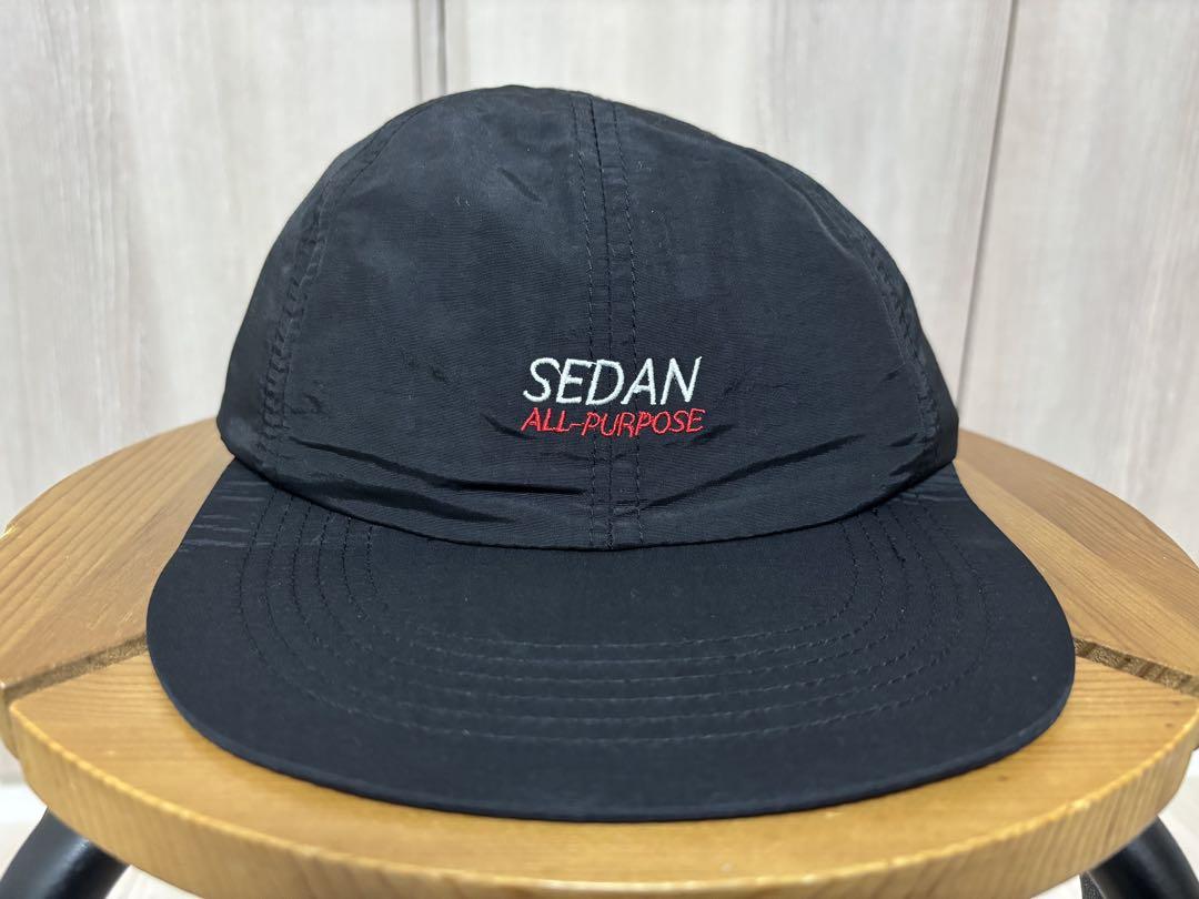 SEDAN ALL-PURPOSE Tech Logo Camp キャップ